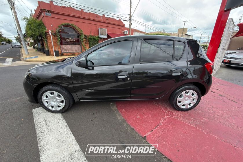 Renault SANDERO