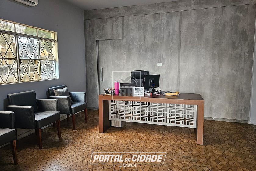 Sal&atilde;o Comercial &agrave; venda - 150m&sup2; - Centro