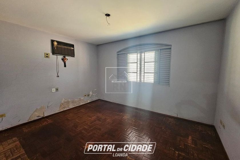 Casa &agrave; venda - 280m&sup2; - Centro