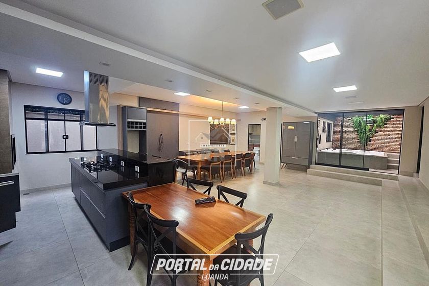 Casa &agrave; venda - 277m&sup2; - Centro