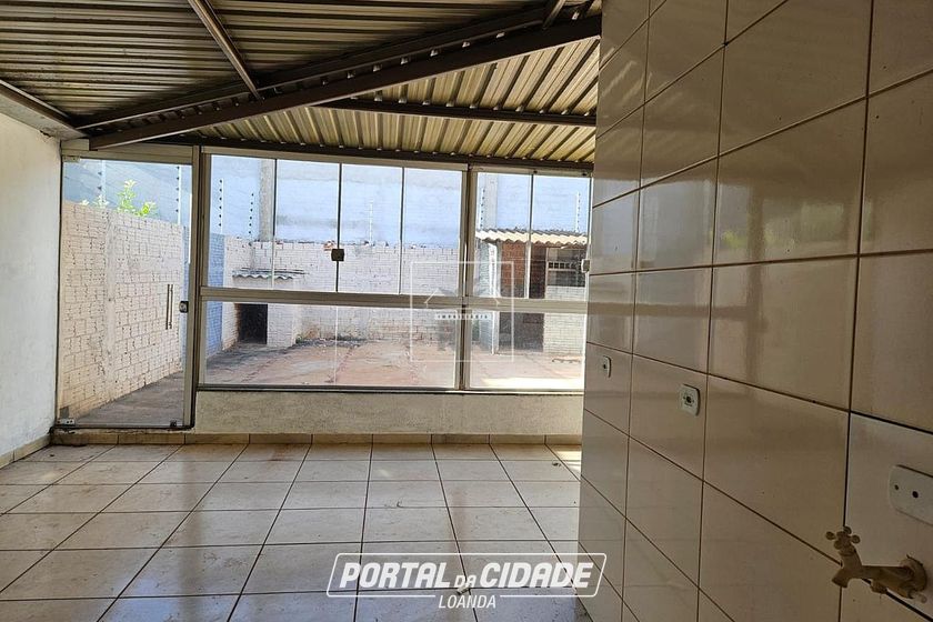Casa &agrave; venda - 200m&sup2; - Centro