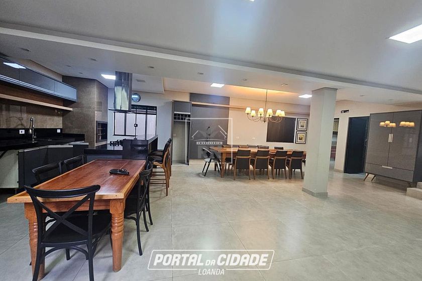 Casa &agrave; venda - 277m&sup2; - Centro
