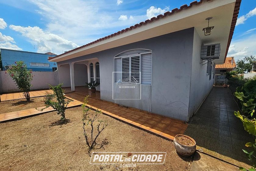 Casa &agrave; venda - 280m&sup2; - Centro