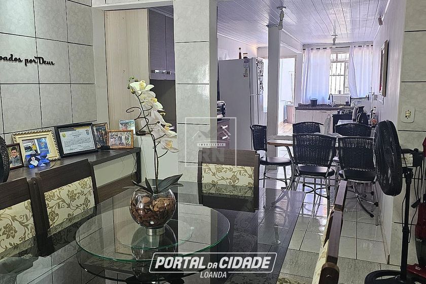 Casa &agrave; venda - 200m&sup2; - Centro