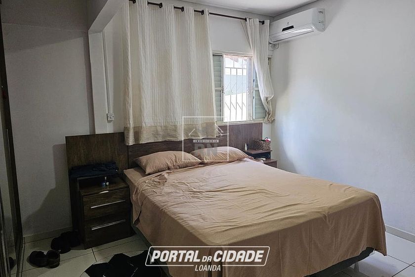 Casa &agrave; venda - 200m&sup2; - Centro