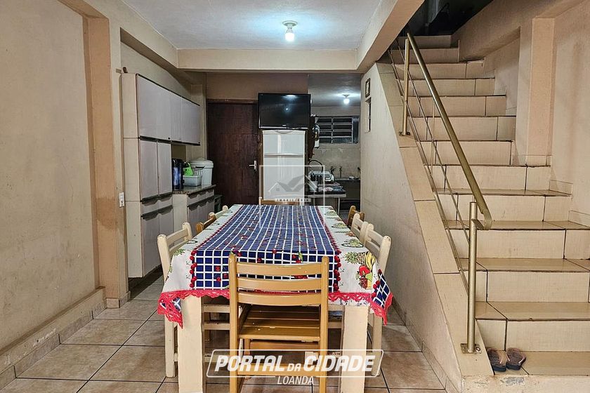 Casa &agrave; venda - 230m&sup2; - Centro