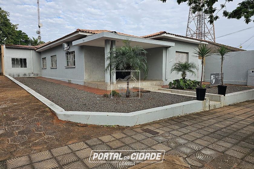 Sal&atilde;o Comercial &agrave; venda - 150m&sup2; - Centro