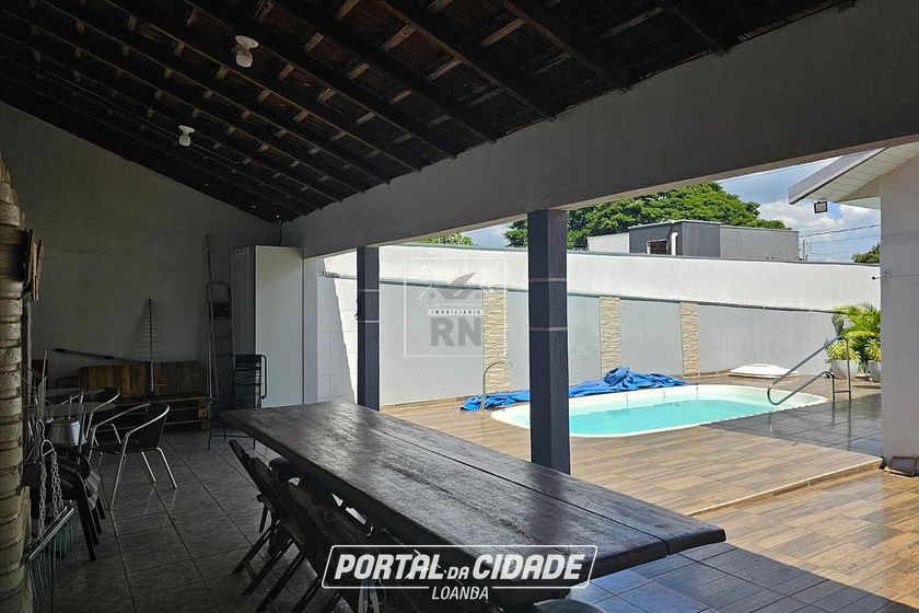 Casa &agrave; venda - 200m&sup2; - Centro