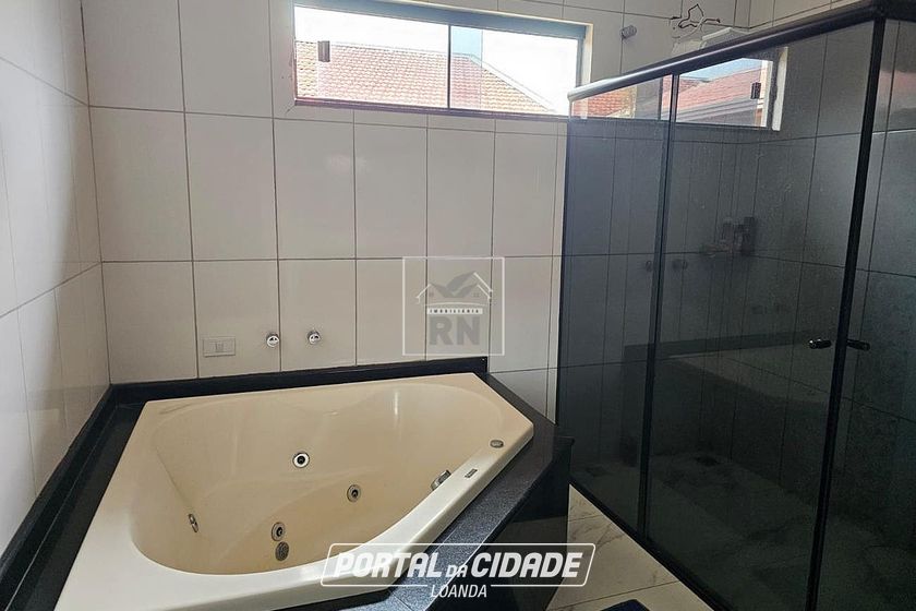 Casa &agrave; venda - 260m&sup2; - Centro