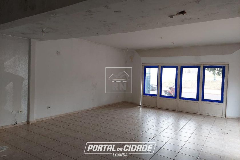 Sala Comercial &agrave; venda - 300m&sup2; - Centro