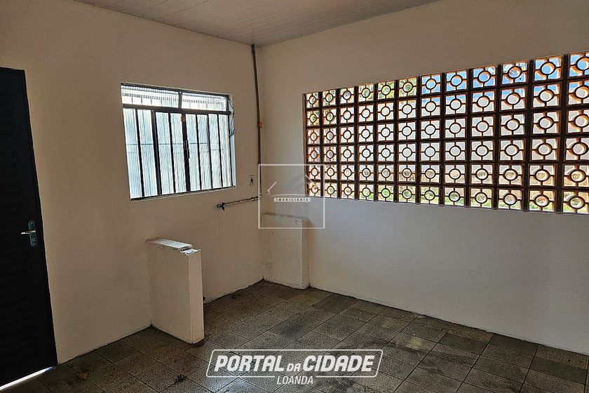 Casa &agrave; venda - 200m&sup2; - Centro