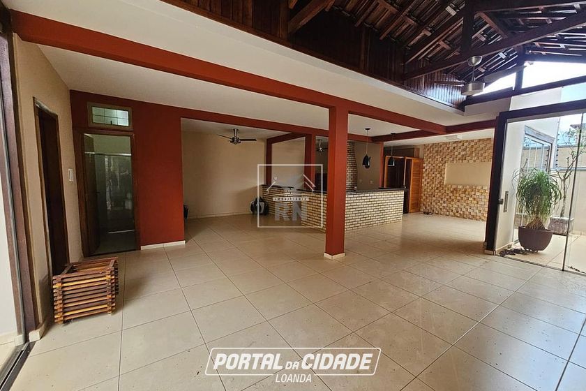 Casa &agrave; venda - Centro