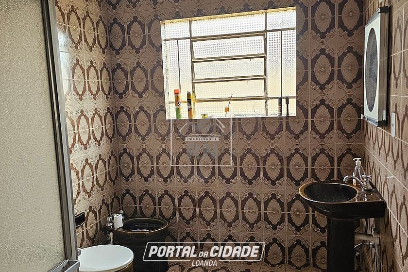 Sal&atilde;o Comercial &agrave; venda - 150m&sup2; - Centro