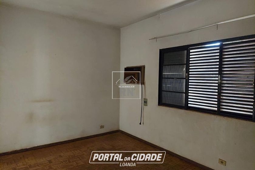 Sala Comercial &agrave; venda - 300m&sup2; - Centro