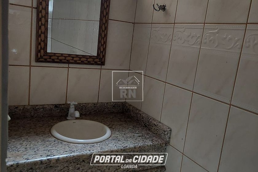 Sala Comercial &agrave; venda - 300m&sup2; - Centro