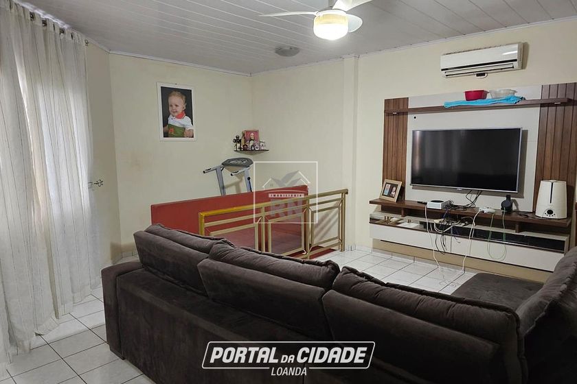 Casa &agrave; venda - 230m&sup2; - Centro