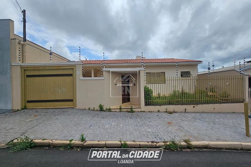 Casa &agrave; venda - Centro