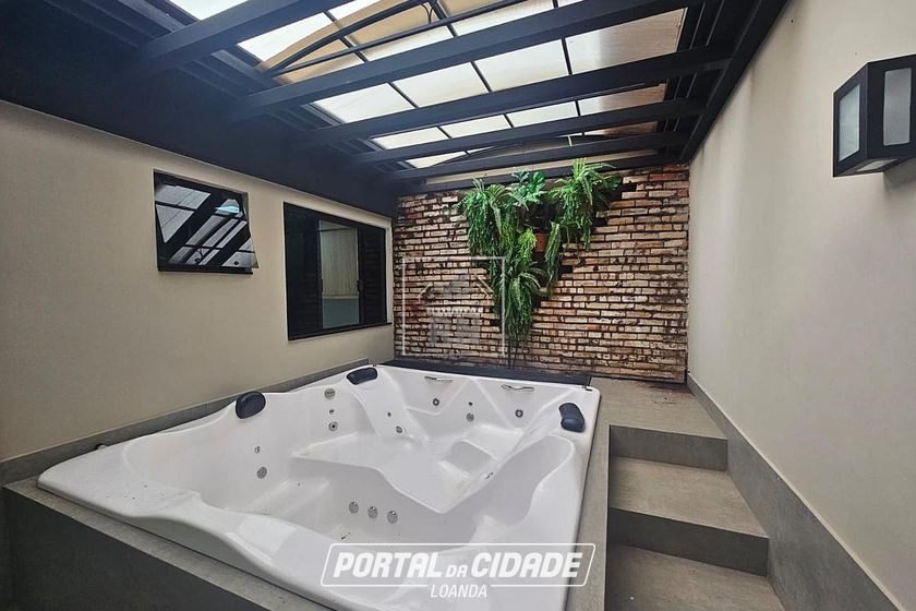 Casa &agrave; venda - 277m&sup2; - Centro