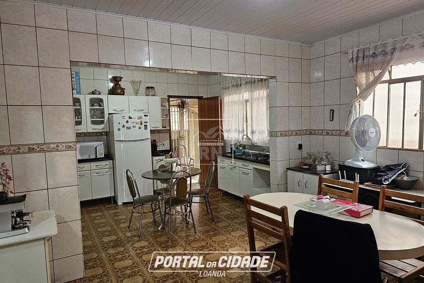 Casa &agrave; venda - 230m&sup2; - Centro