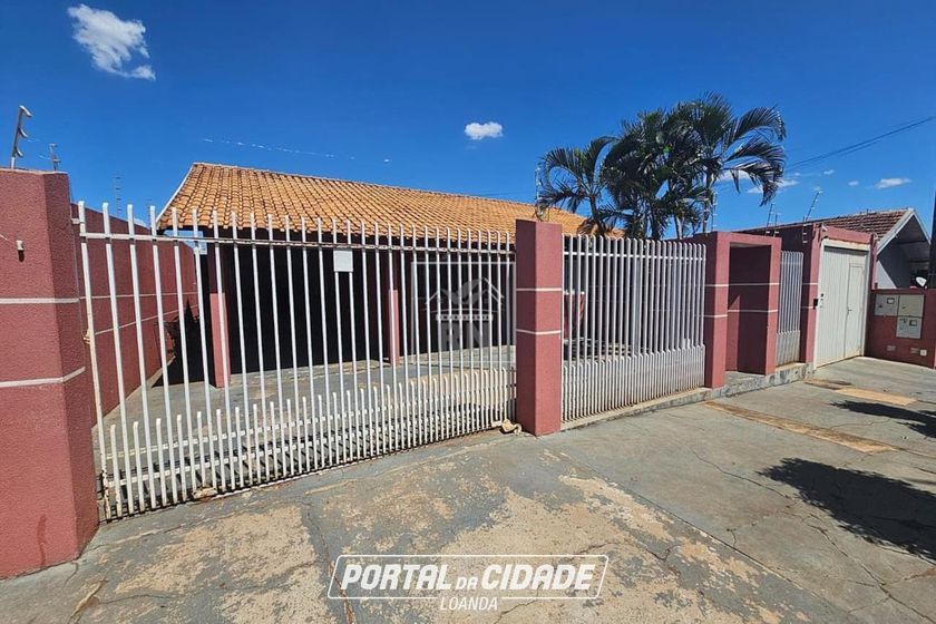 Casa &agrave; venda - Centro