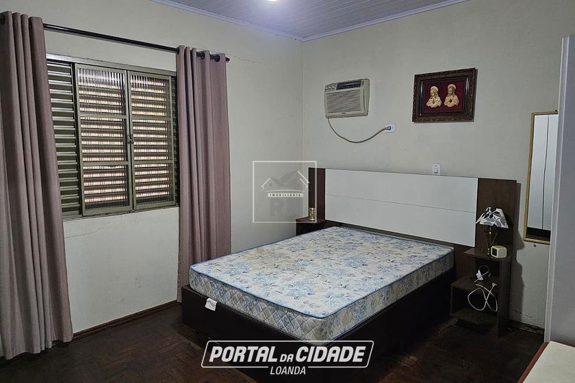 Casa &agrave; venda - 230m&sup2; - Centro