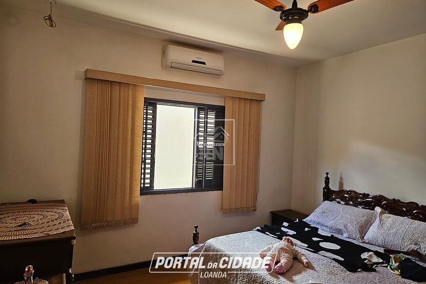Casa &agrave; venda - 200m&sup2; - Centro