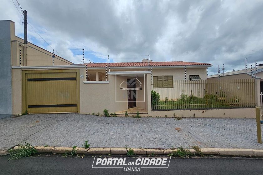 Casa &agrave; venda - Centro