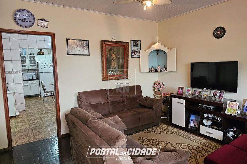 Casa &agrave; venda - 230m&sup2; - Centro