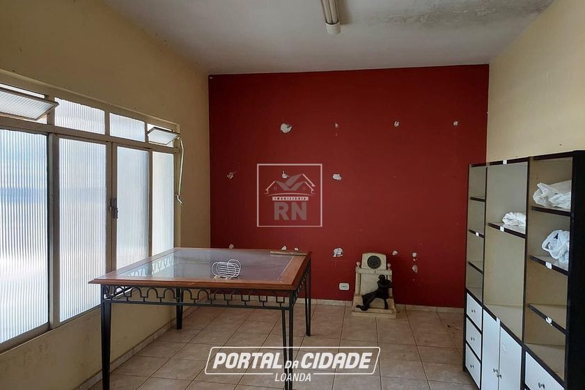 Sala Comercial &agrave; venda - 300m&sup2; - Centro