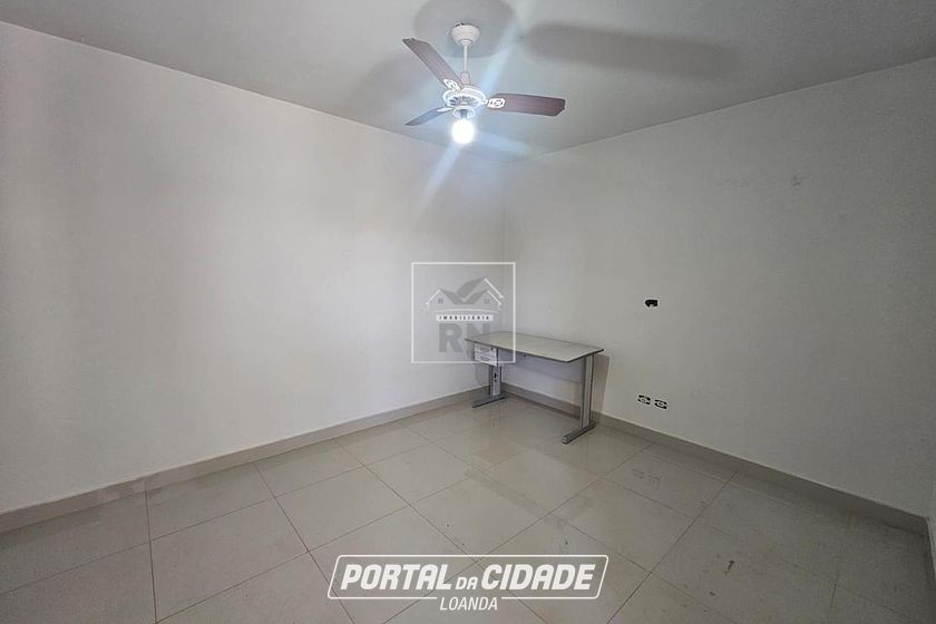 Casa &agrave; venda - Centro