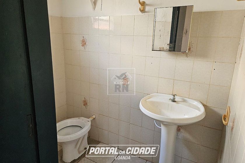 Casa &agrave; venda - 200m&sup2; - Centro