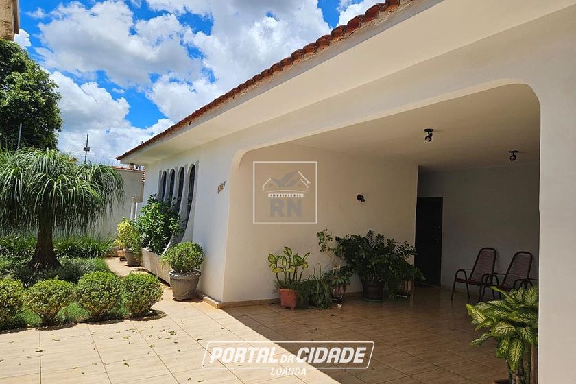 Casa &agrave; venda - 200m&sup2; - Centro
