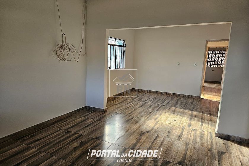 Casa &agrave; venda - 200m&sup2; - Centro