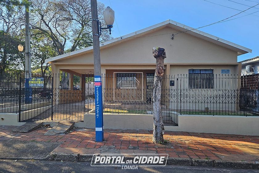 Casa &agrave; venda - 200m&sup2; - Centro