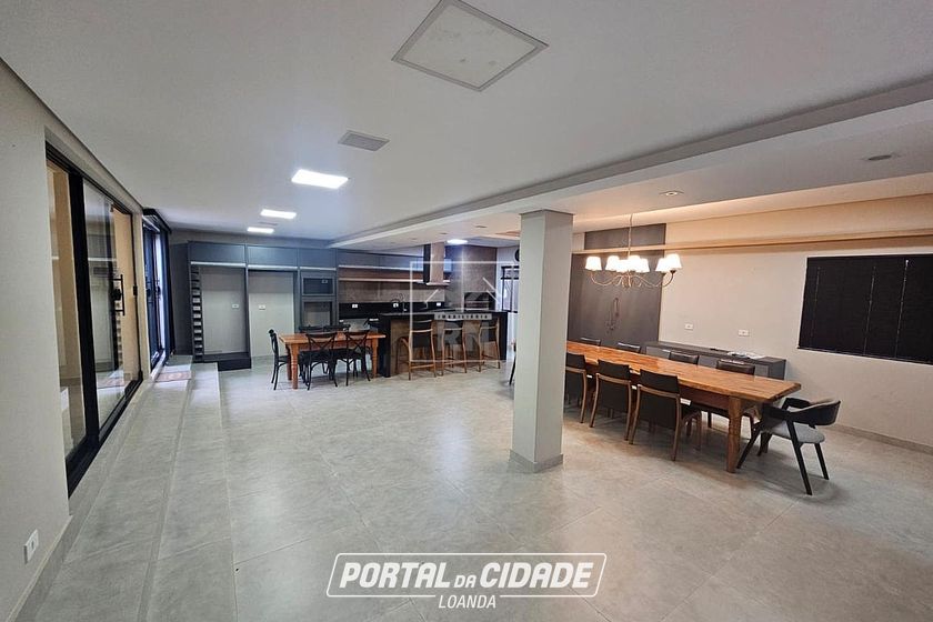 Casa &agrave; venda - 277m&sup2; - Centro