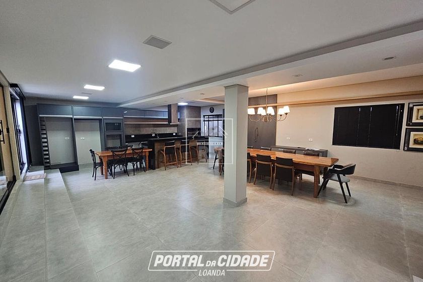 Casa &agrave; venda - 277m&sup2; - Centro