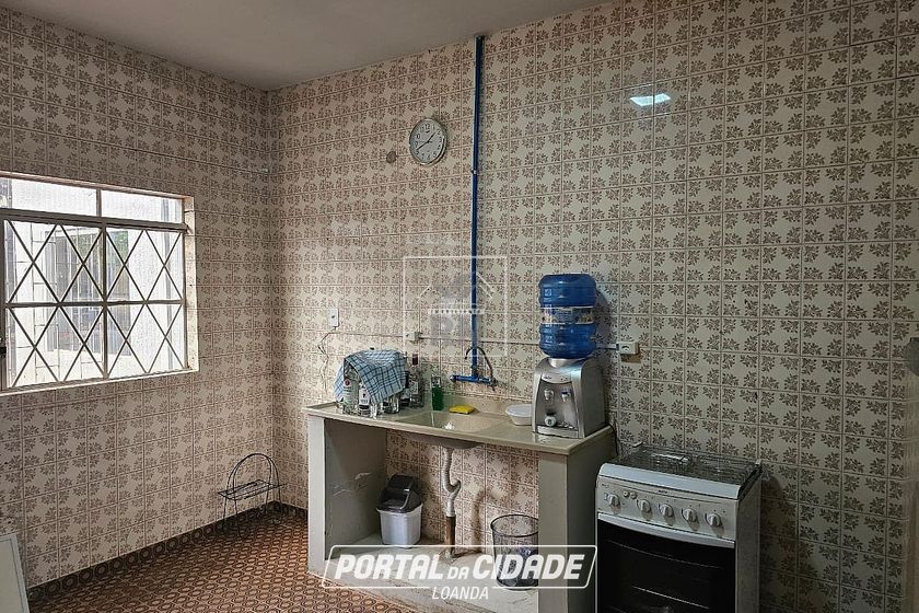 Sal&atilde;o Comercial &agrave; venda - 150m&sup2; - Centro