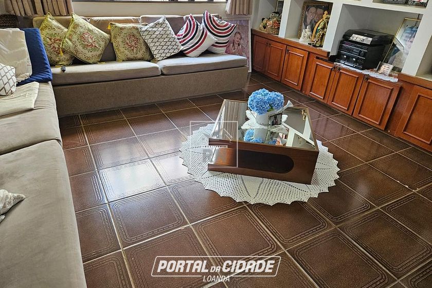 Casa &agrave; venda - 200m&sup2; - Centro