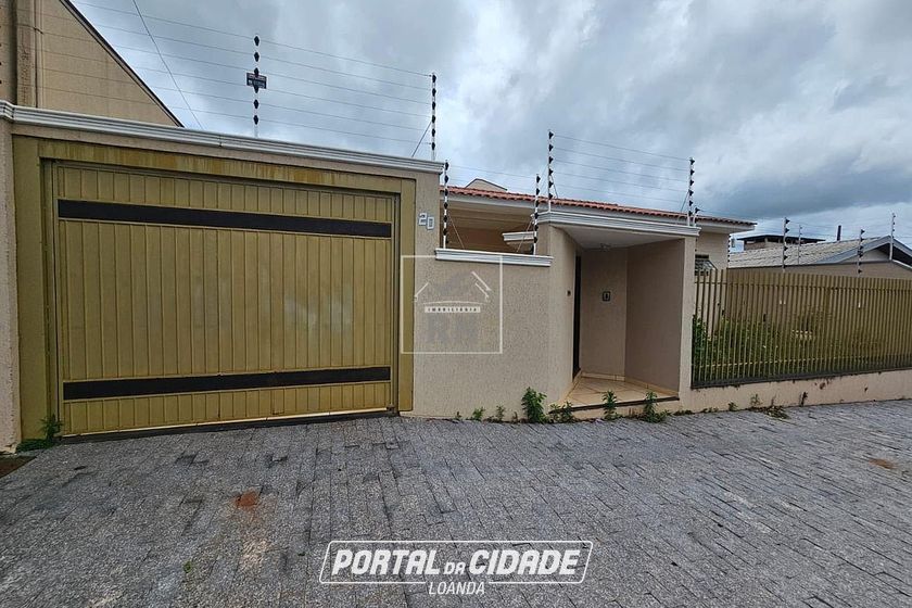 Casa &agrave; venda - Centro