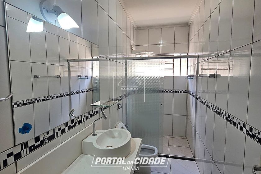 Casa &agrave; venda - 200m&sup2; - Centro