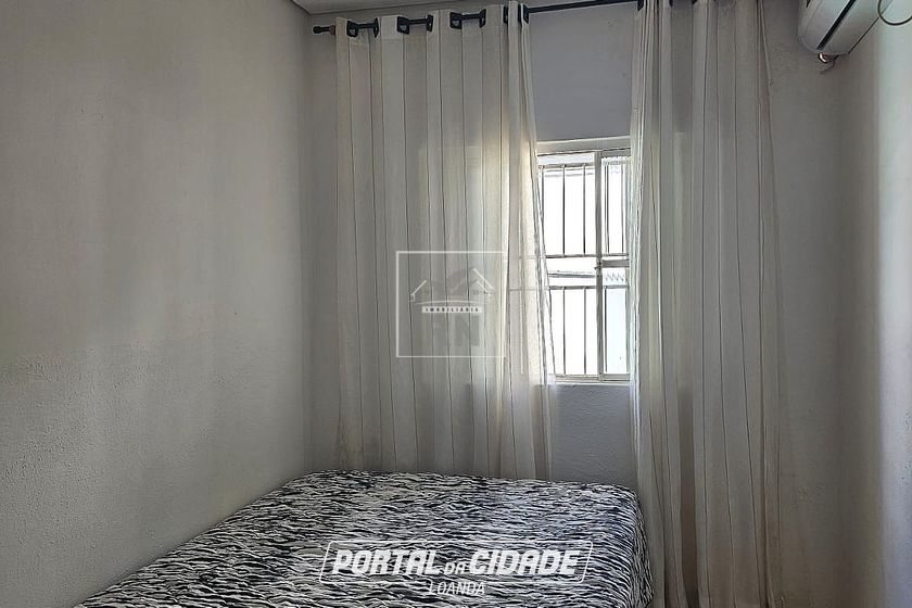 Casa &agrave; venda - 200m&sup2; - Centro