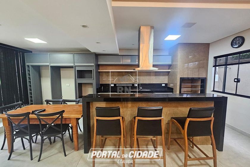 Casa &agrave; venda - 277m&sup2; - Centro