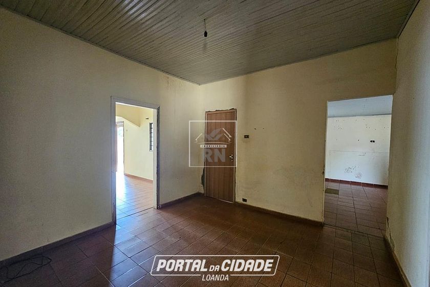 Casa &agrave; venda - Centro