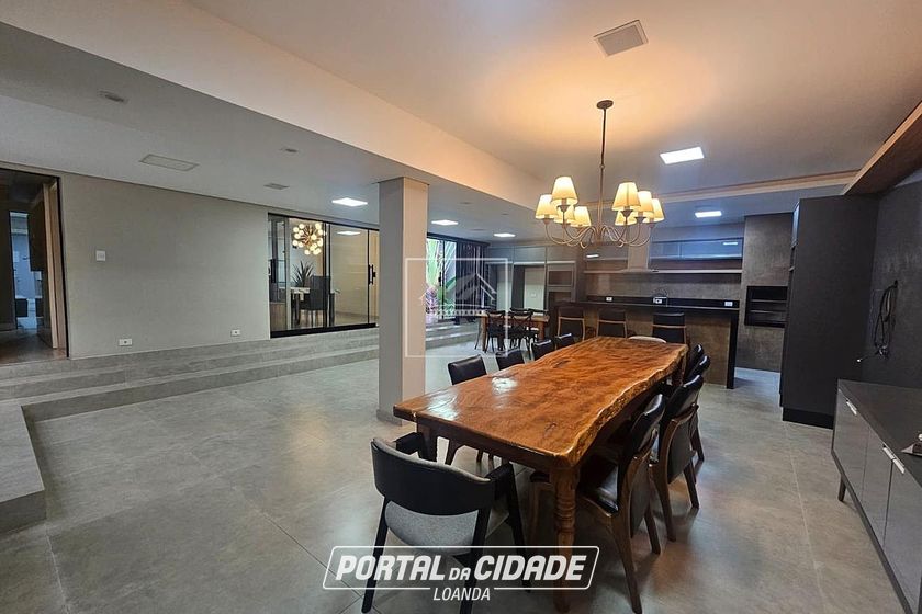 Casa &agrave; venda - 277m&sup2; - Centro