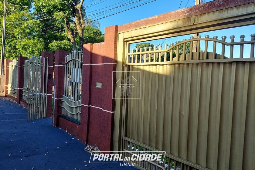 Casa &agrave; venda - 230m&sup2; - Centro
