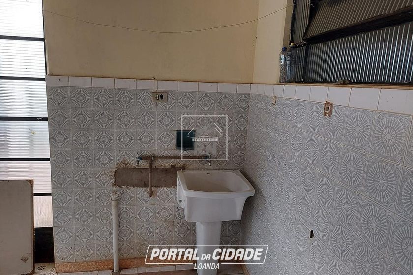 Sala Comercial &agrave; venda - 300m&sup2; - Centro