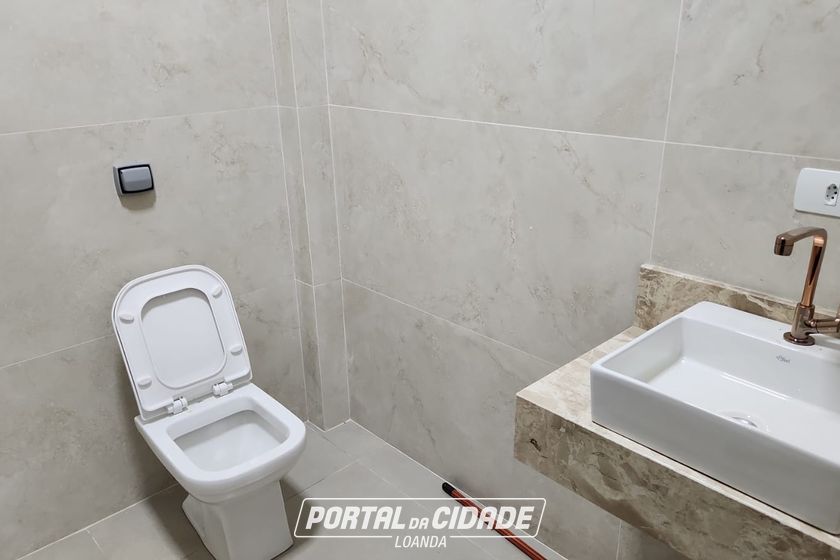 Sal&atilde;o Comercial para alugar - 126m&sup2; - CENTRO