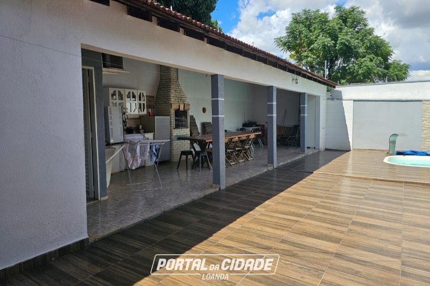 Casa &agrave; venda - 180m&sup2; - Centro 