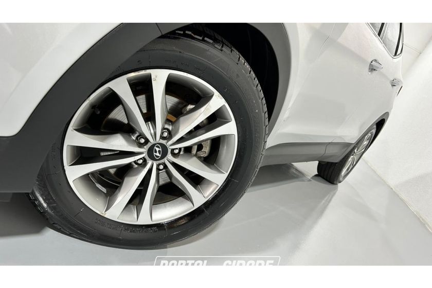 Hyundai Santa