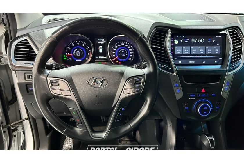 Hyundai Santa